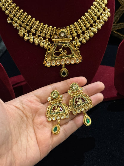 Kundan Collar Necklace Set